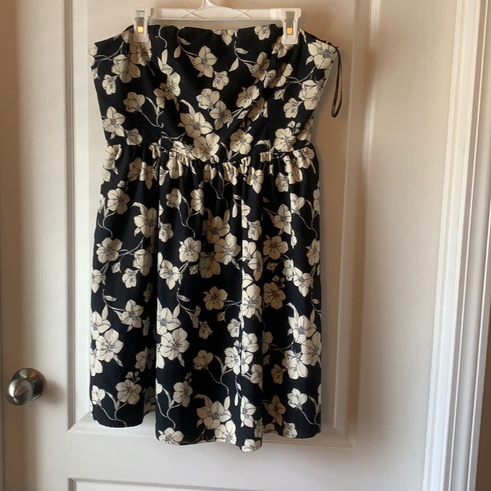 Floral print strapless dress